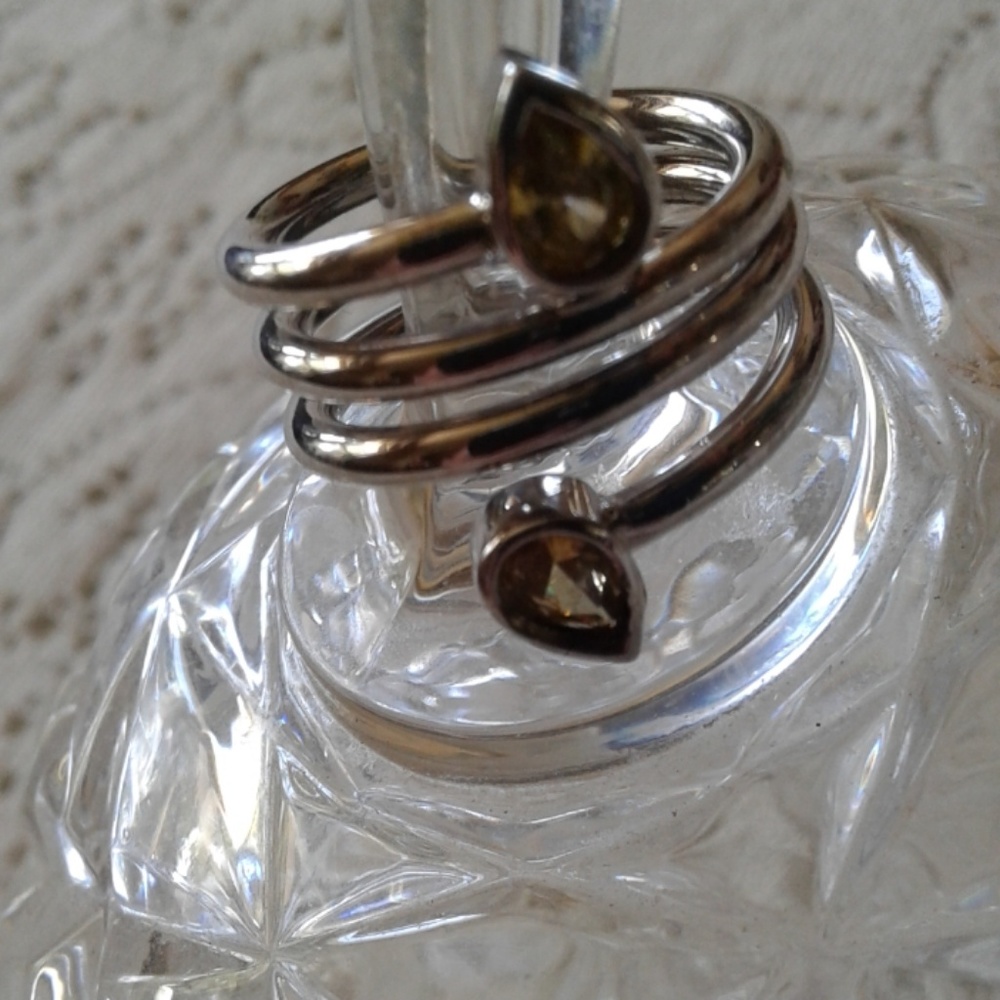 Ring - Picture 2 of 4